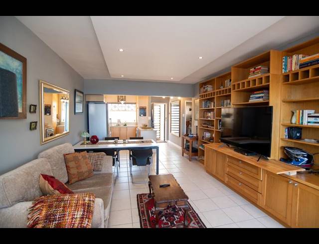2 BEDROOM PROPERTY TO RENT IN SEA POINT